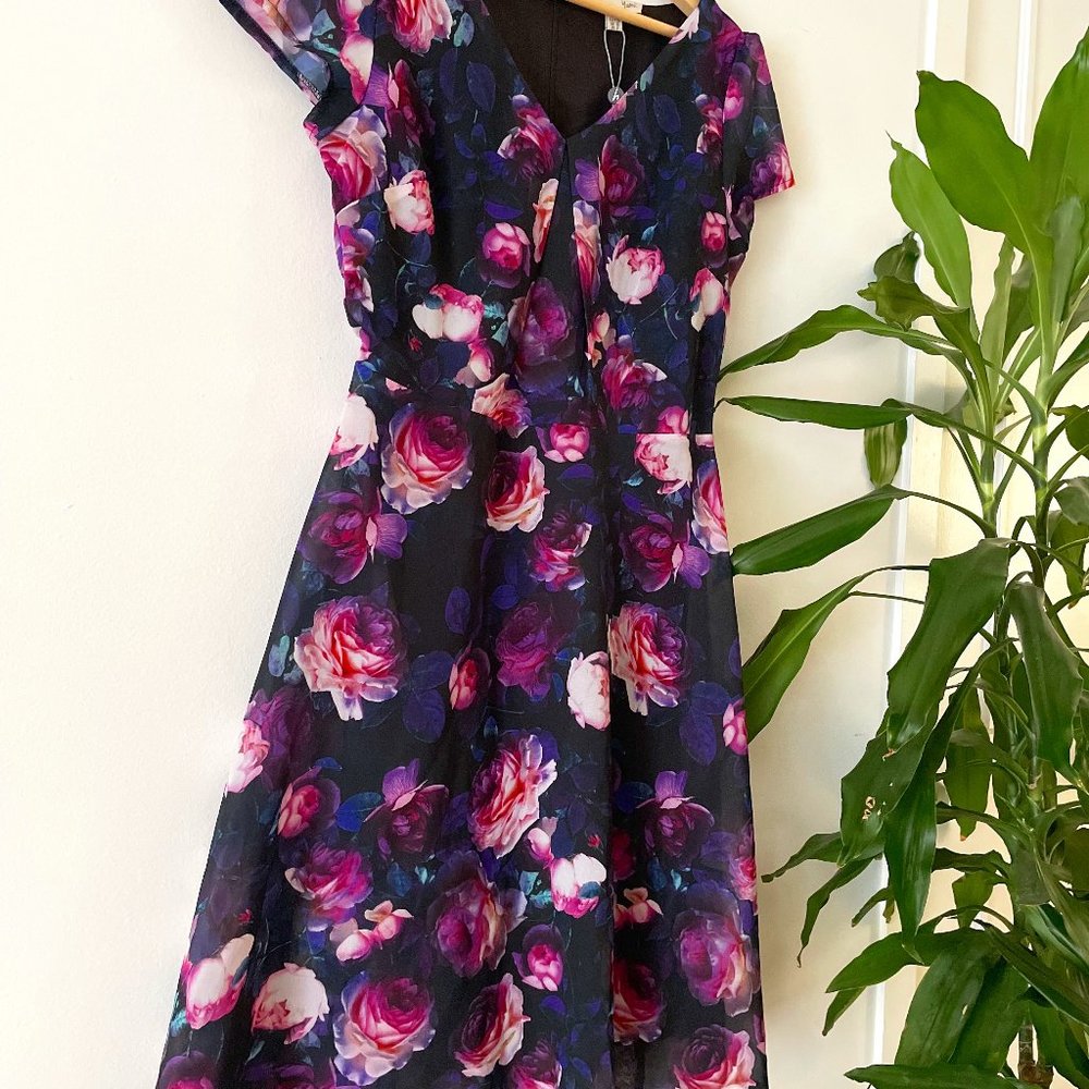 New - Yumi UK Floral Party Dress with belt (Navy Purple Flowy)